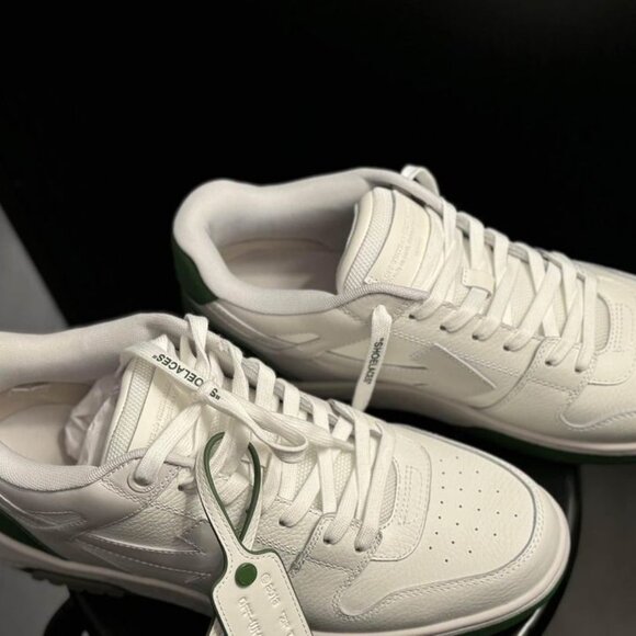 Off-White OOO Sneakers - Picture 2 of 6